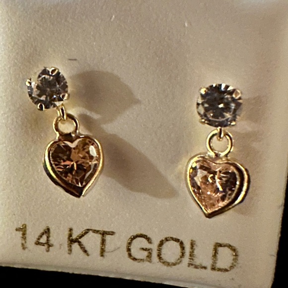 💖Stunning 14kt Gold Heart-Shaped Earrings😍 - Picture 2 of 2